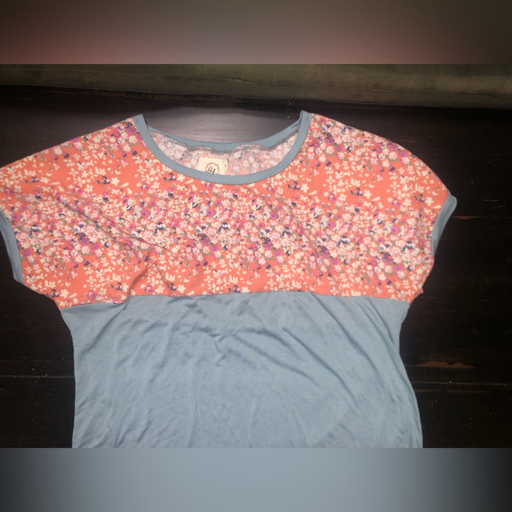 Grace and Emma Size Medium Orange and Blue Floral Blouse